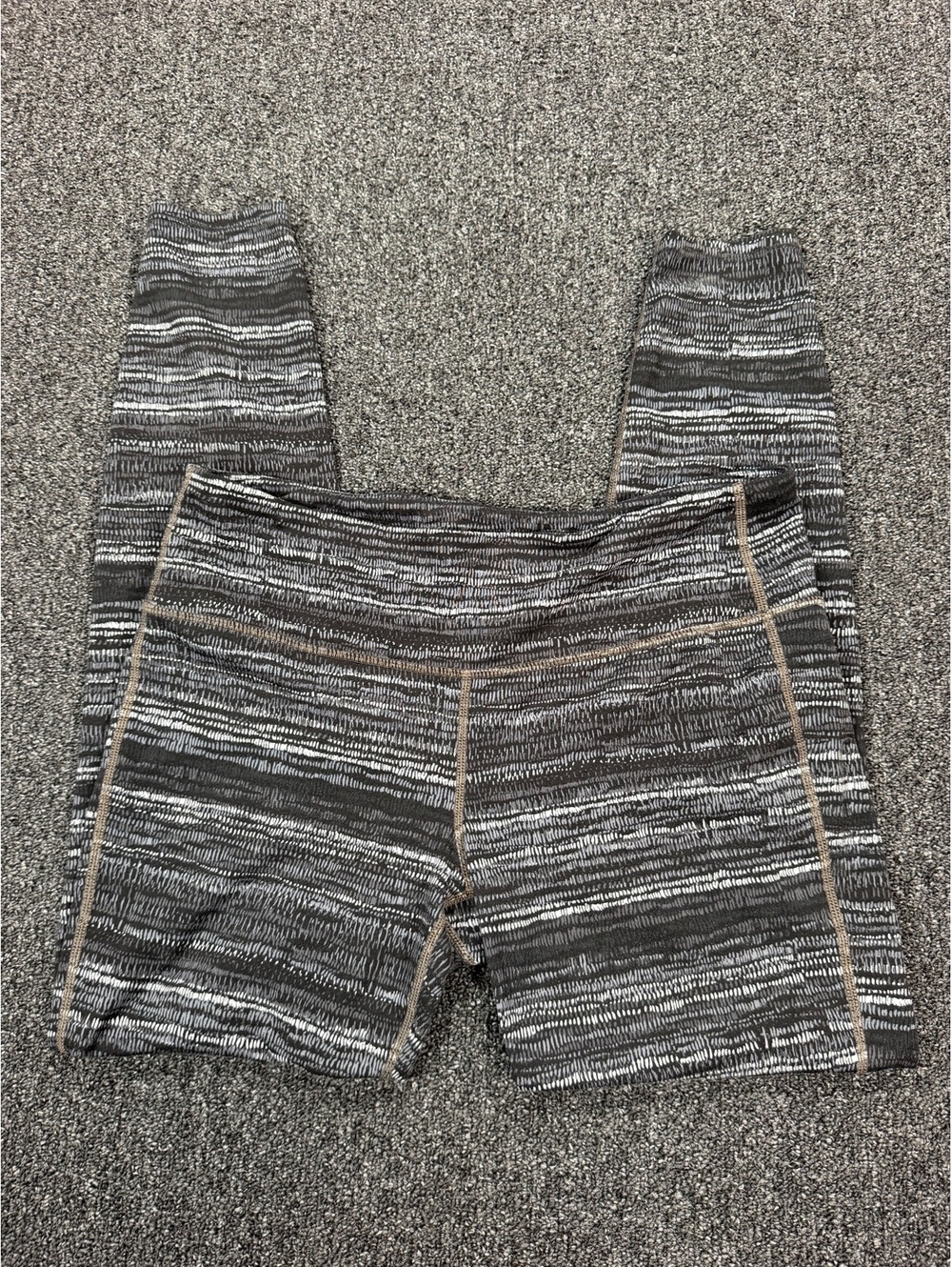 Athleta Gray and Black Patterned Leggings Size Large